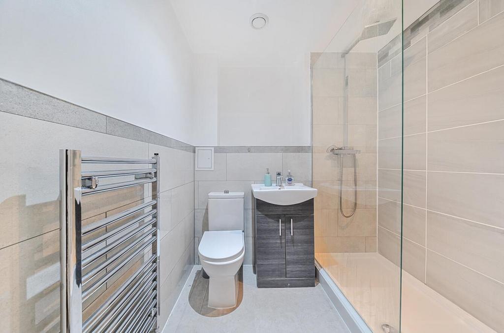 Davidson Frost-Wellings, DFW, John street, Shower