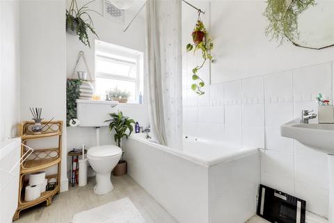 2 bedroom end of terrace house for sale, Harriett Street, Nottingham NG9