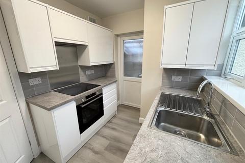 3 bedroom semi-detached house to rent, Yoxall Road, Shirley, Solihull