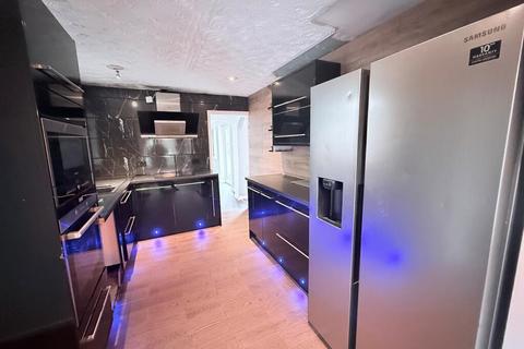 5 bedroom detached bungalow to rent, Lambley Lane, Nottingham NG14