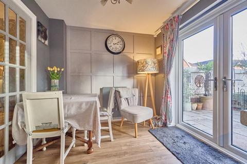 3 bedroom semi-detached house for sale, Sisley Way, Hinckley