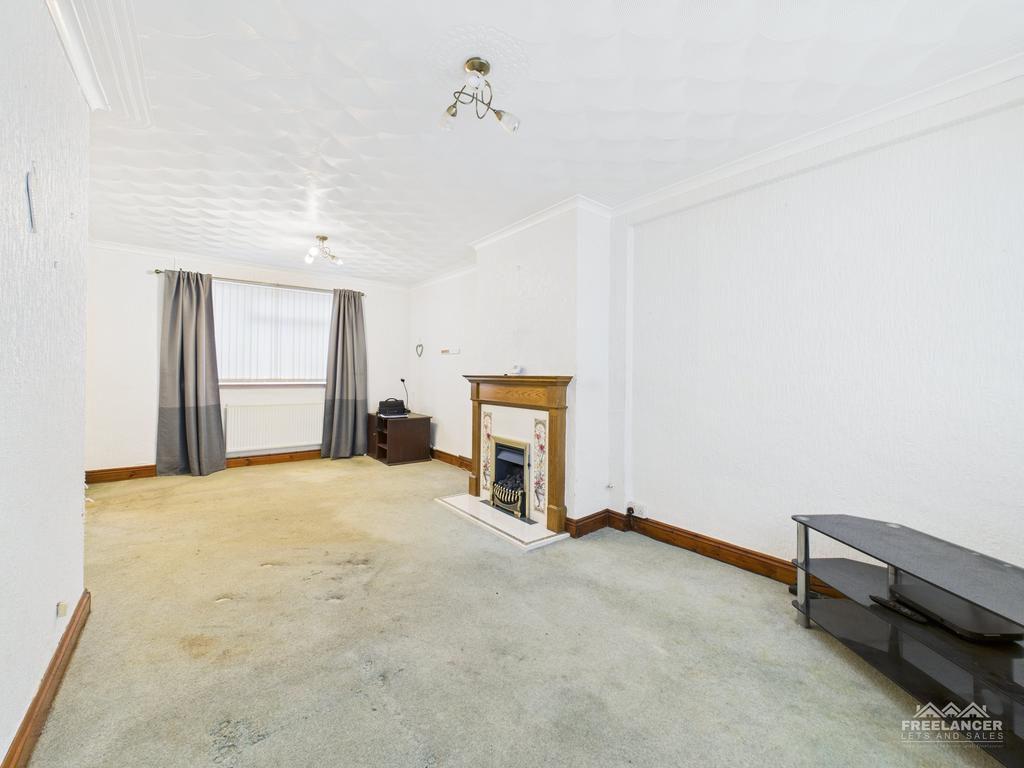 Living room diner 2