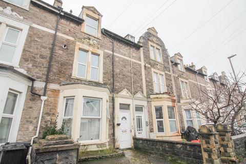 1 bedroom flat for sale, Central Location*Ideal Buy to Let/First Time Buy*Bedroom with En Suite Shower*