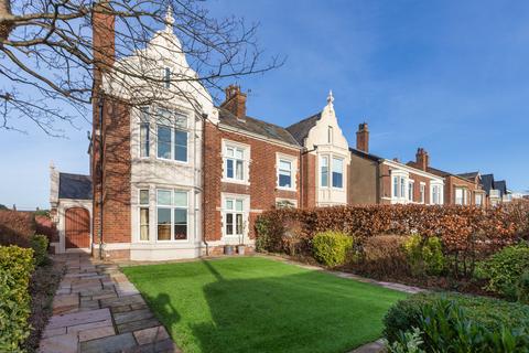 4 bedroom semi-detached house for sale, East Beach, Lytham St. Annes, FY8