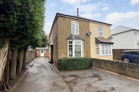 3 bedroom semi-detached house for sale - Amersham Road, High Wycombe HP13
