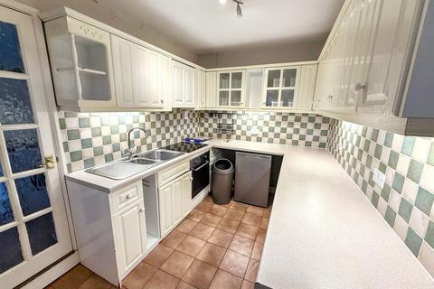 3 bedroom semi-detached house for sale, Amersham Road, High Wycombe HP13
