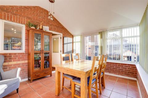 3 bedroom end of terrace house for sale, Bronte Close, Nottingham NG10