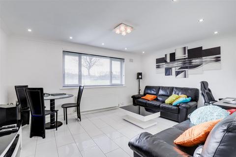 2 bedroom flat for sale, Oakham Close, Nottingham NG5