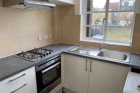 2 bedroom flat to rent, Marlborough Gardens, Whetstone N20