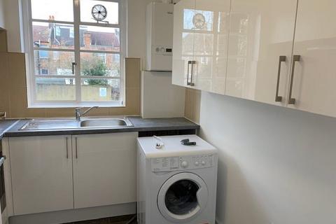 2 bedroom flat to rent, Marlborough Gardens, Whetstone N20