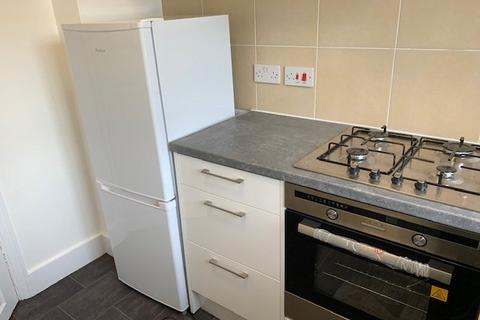 2 bedroom flat to rent, Marlborough Gardens, Whetstone N20