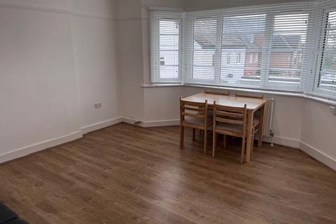 2 bedroom flat to rent, Marlborough Gardens, Whetstone N20