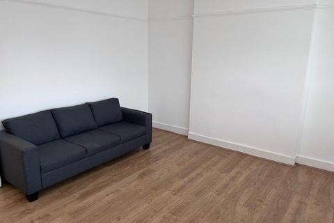 2 bedroom flat to rent, Marlborough Gardens, Whetstone N20