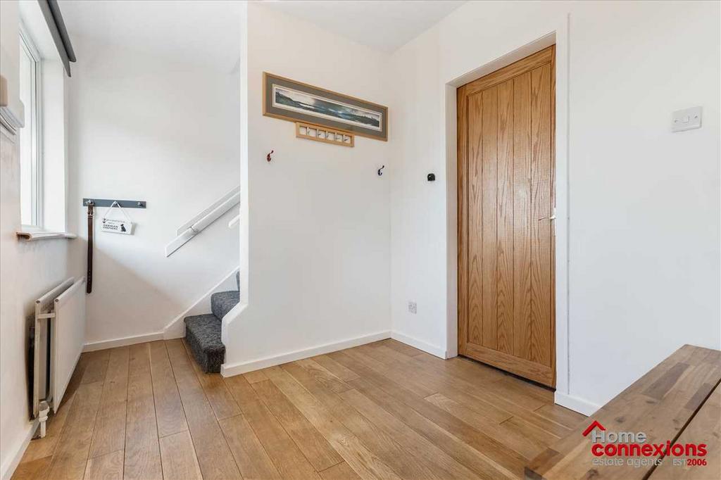 Entrance Hallway (2)
