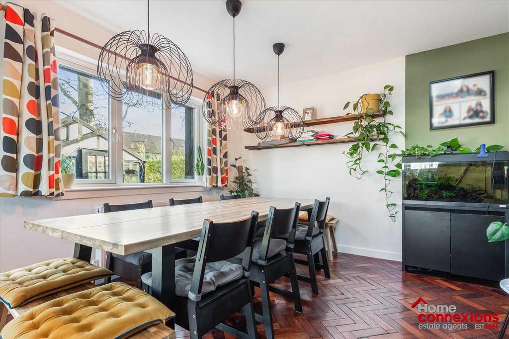 Dining Area (1)
