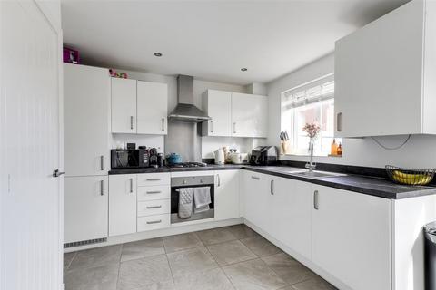 undefined, Bass Close, Nottingham NG15