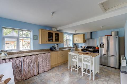 3 bedroom detached house for sale, Forest Road, Nottingham NG17