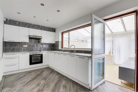 3 bedroom end of terrace house for sale, Mansfield Road, Nottingham NG5