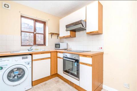 2 bedroom flat to rent, Roberts Road, Hampshire SO15