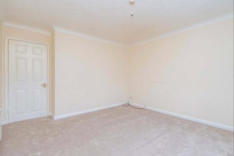 2 bedroom flat to rent, Roberts Road, Hampshire SO15