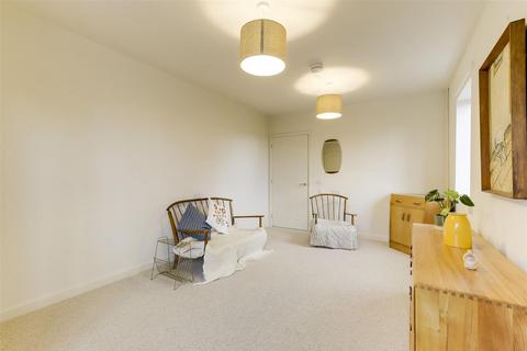undefined, Snowdon Close, Nottingham NG5