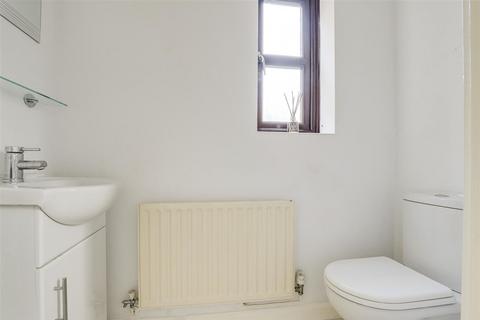 undefined, Hotspur Drive, Nottingham NG4