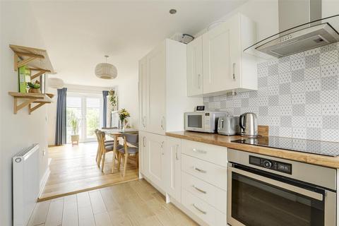 2 bedroom terraced house for sale, Magpie Crescent, Nottingham NG2