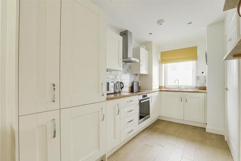 2 bedroom terraced house for sale, Magpie Crescent, Nottingham NG2