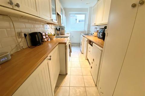 undefined, Castle Avenue, London