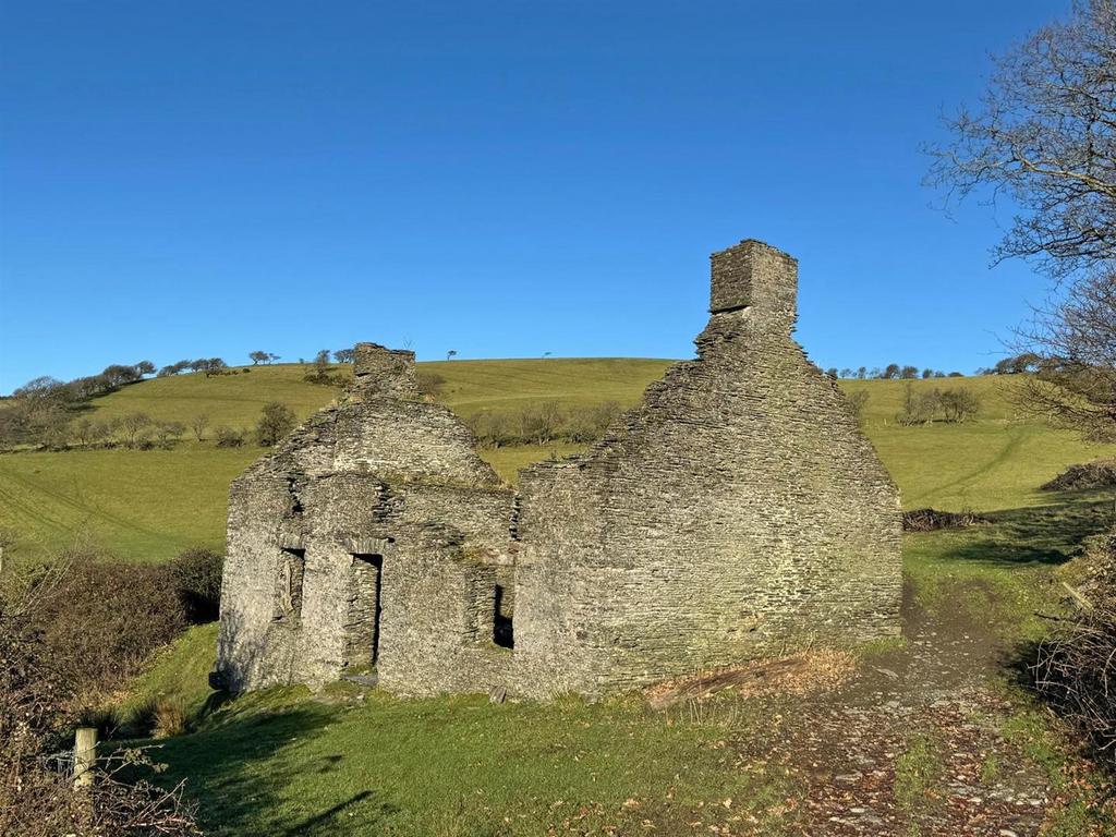 Abandoned farmhouse