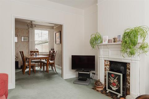 4 bedroom semi-detached house for sale, Deerings Road, Reigate