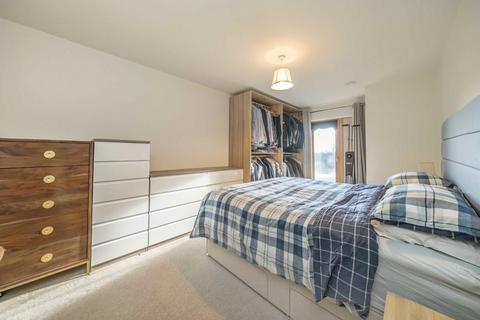 1 bedroom flat for sale, Kew Bridge Road, Brentford TW8