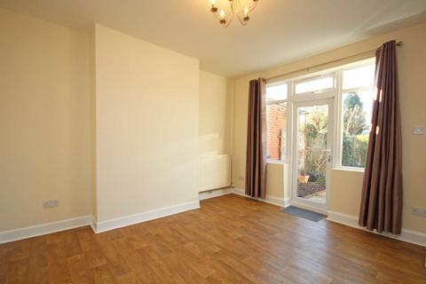 3 bedroom semi-detached house to rent, Meadow Waye, Hounslow TW5