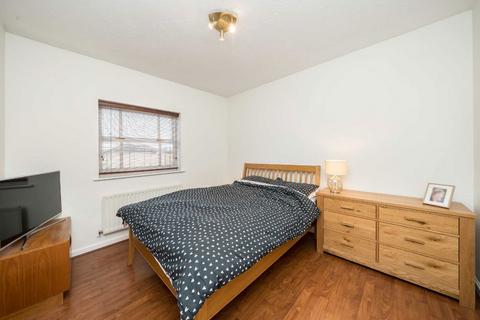 2 bedroom flat for sale, Wittering Close, Kingston Upon Thames KT2