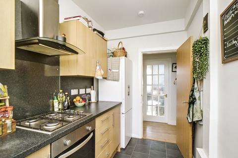 2 bedroom flat for sale, 19/4 Portobello Road, Edinburgh, EH8 7BG