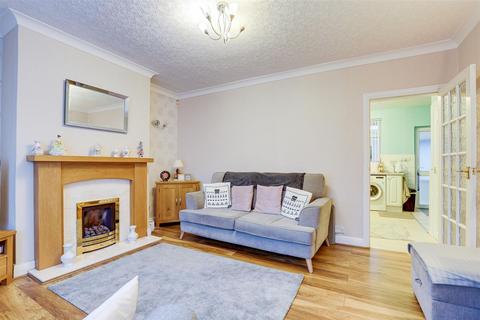 3 bedroom semi-detached house for sale, Parkyn Road, Nottingham NG5