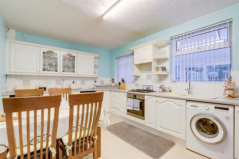 3 bedroom semi-detached house for sale, Parkyn Road, Nottingham NG5