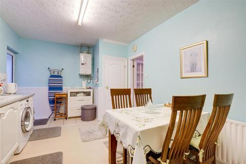 3 bedroom semi-detached house for sale, Parkyn Road, Nottingham NG5