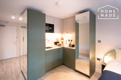 Studio to rent, The Rex, Clarence St., KT1