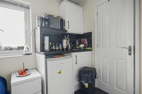 1 bedroom in a house share to rent, Lusher Rise, Norwich NR6