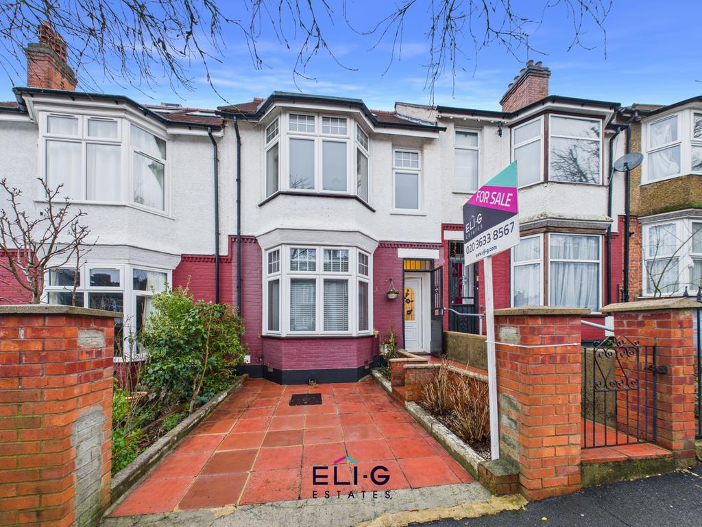 A clean & tidy chain free 3 double bed house on A