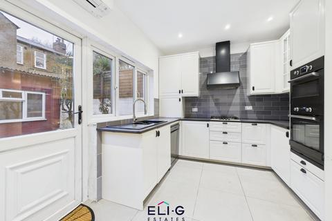 3 bedroom terraced house for sale, Alexandra Road, NW4