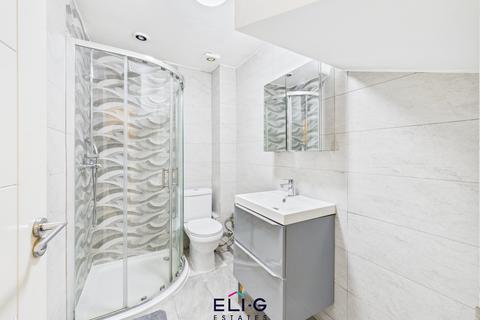 3 bedroom terraced house for sale, Alexandra Road, NW4