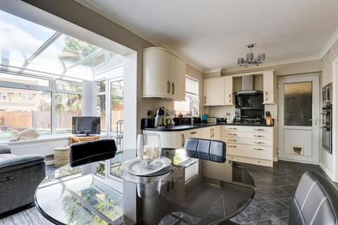3 bedroom semi-detached house for sale, Arlington Close, Nottingham NG15