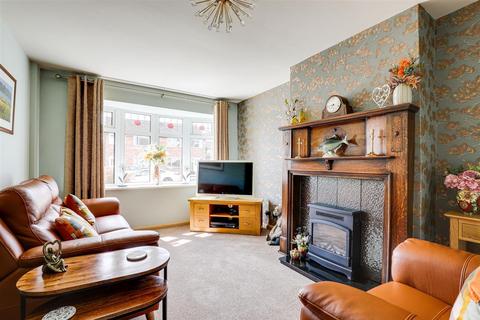 3 bedroom semi-detached house for sale, Arlington Close, Nottingham NG15