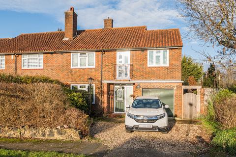 4 bedroom semi-detached house for sale - Ravensbury Road, Orpington