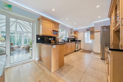 4 bedroom semi-detached house for sale, Ravensbury Road, Orpington