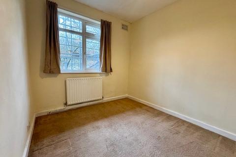 2 bedroom flat to rent, Minehead Court, HARROW HA2