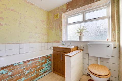3 bedroom end of terrace house for sale, Mountbatten Grove, Nottingham NG4