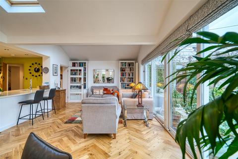 4 bedroom semi-detached house for sale, Water Street, Mere